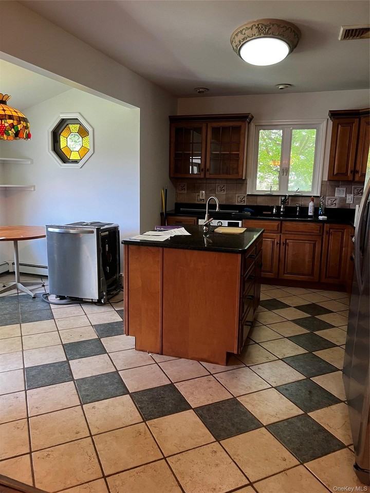 60 Pine St - Photo 2 of 14