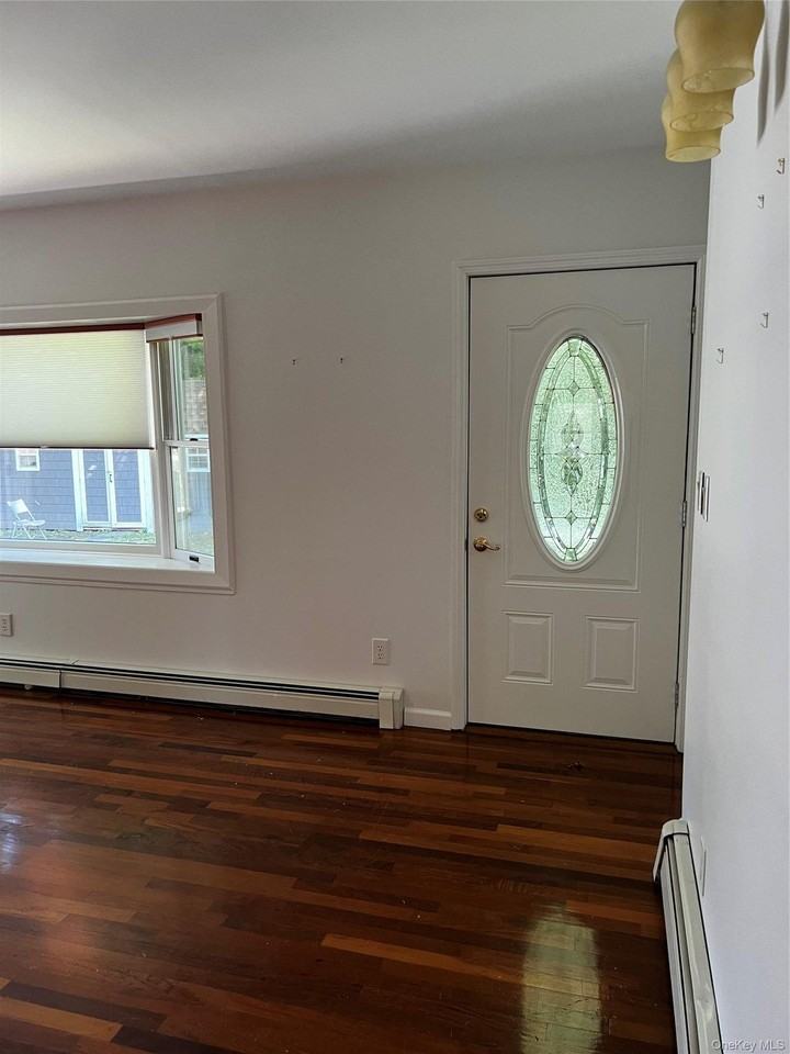 60 Pine St - Photo 6 of 14