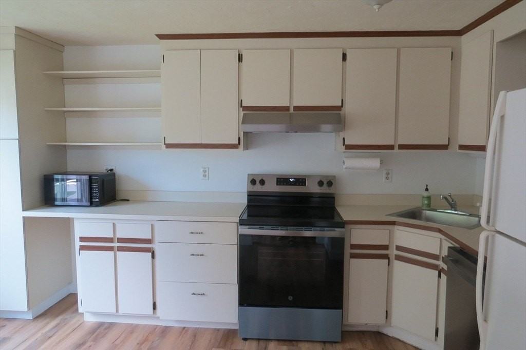 14 Hartshorn Pl #14 - Photo 2 of 24