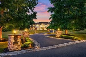 featured image of 2 Hop Brook Ln