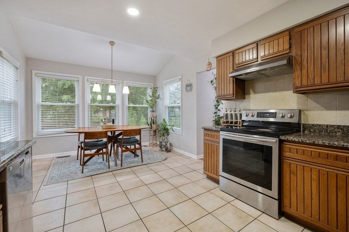 1347 Rose Blvd - Photo 6 of 27