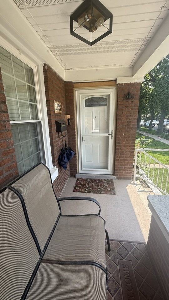 1327 Euclid Ave - Photo 3 of 36