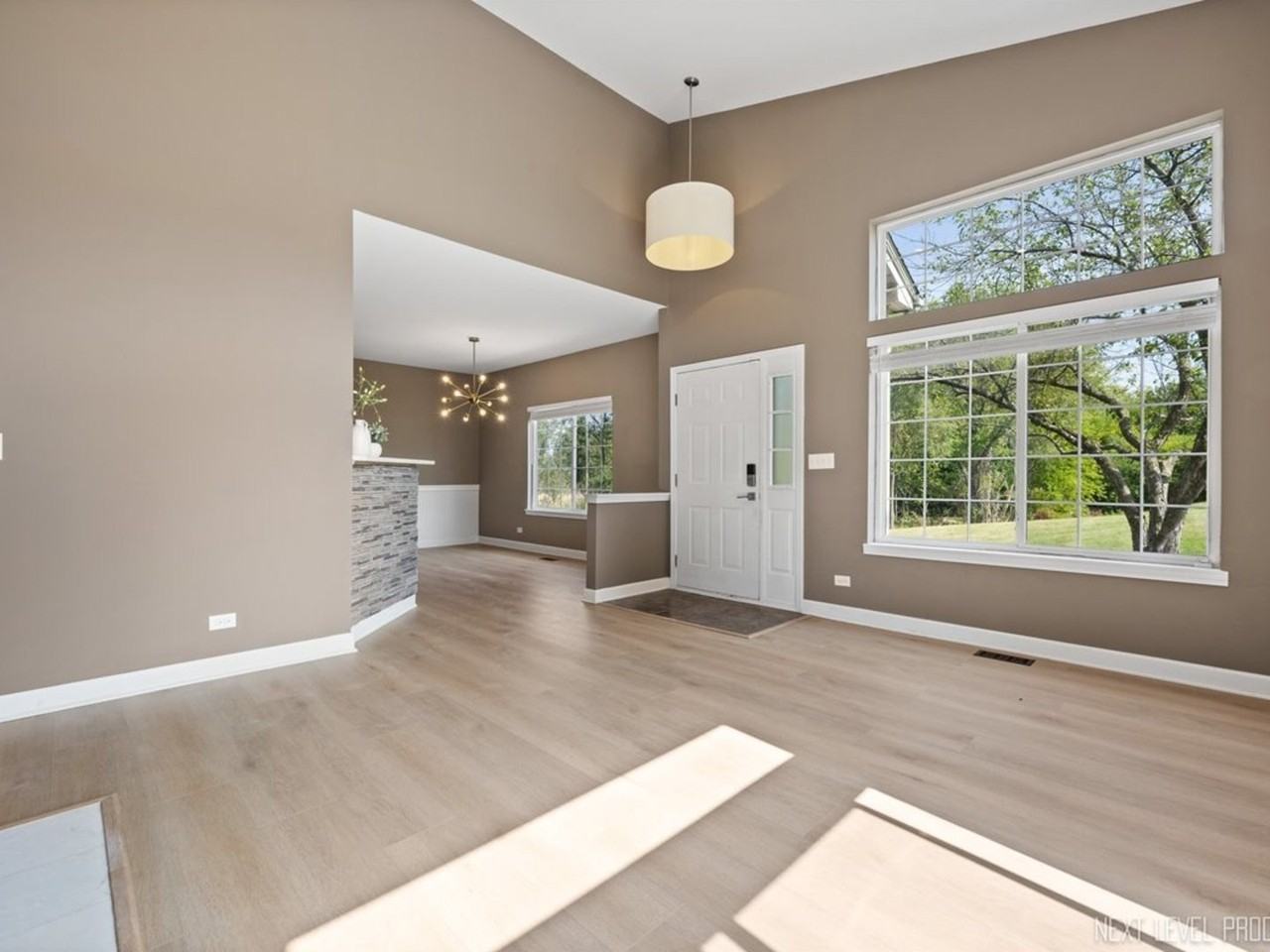 819 Asbury Dr - Photo 5 of 16