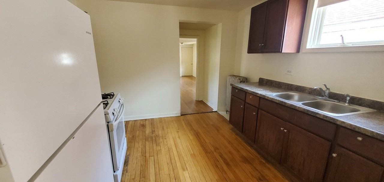 1631 Buena Vista Ave #2 - Photo 3 of 11