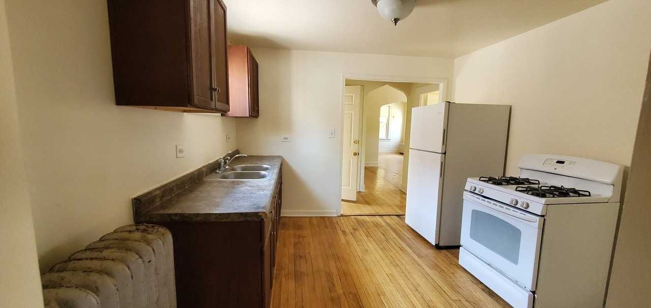1631 Buena Vista Ave #2 - Photo 4 of 11