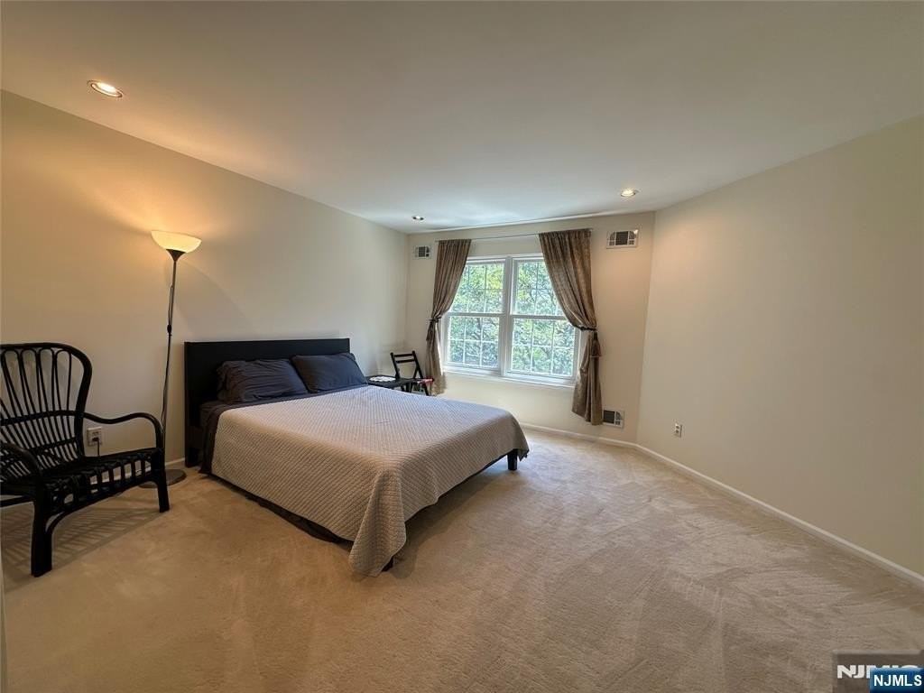1488 Westgate Dr - Photo 7 of 17