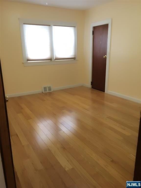 523 W Lookout Ave - Photo 4 of 8