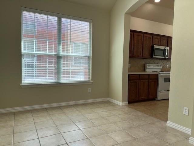 2012 Hopkins Dr - Photo 6 of 38