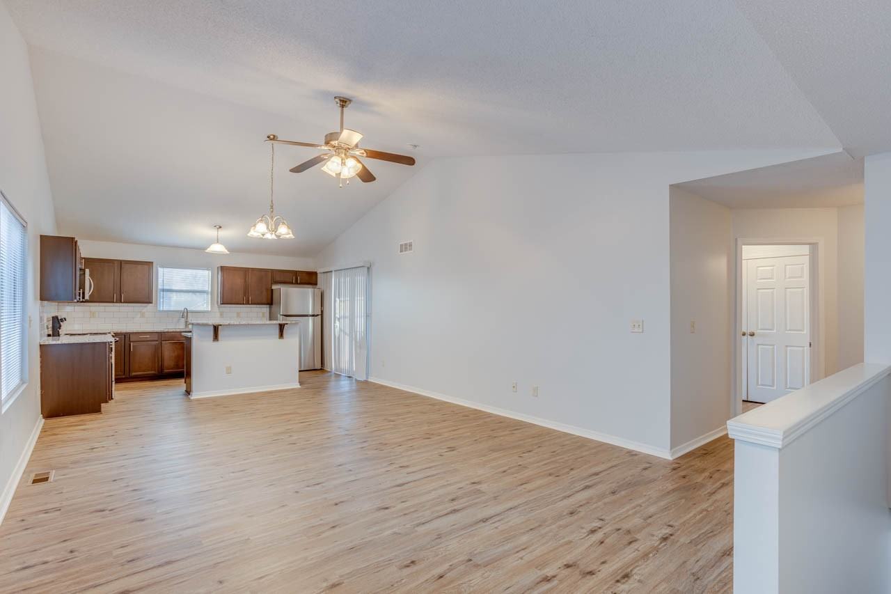 1048 E Karla Ave #1 - Photo 4 of 28