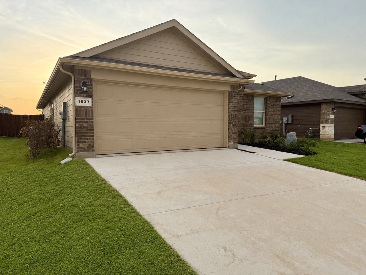 1637 Tin Roof Rd - Photo 2 of 22
