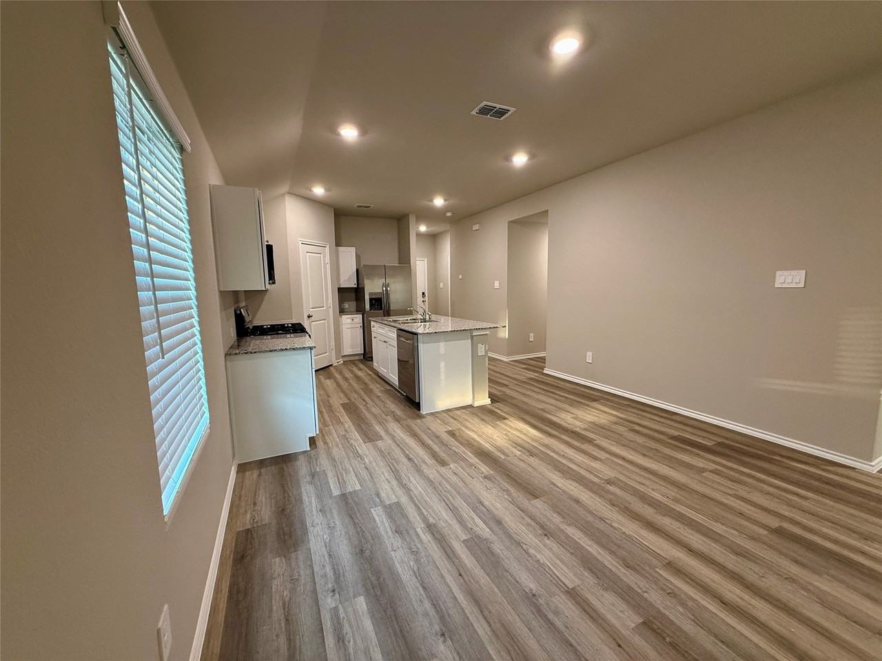 1637 Tin Roof Rd - Photo 5 of 22