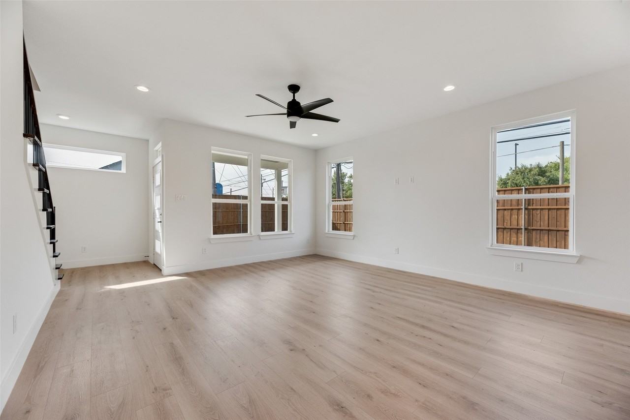 2326 Fairfax Dr - Photo 3 of 24