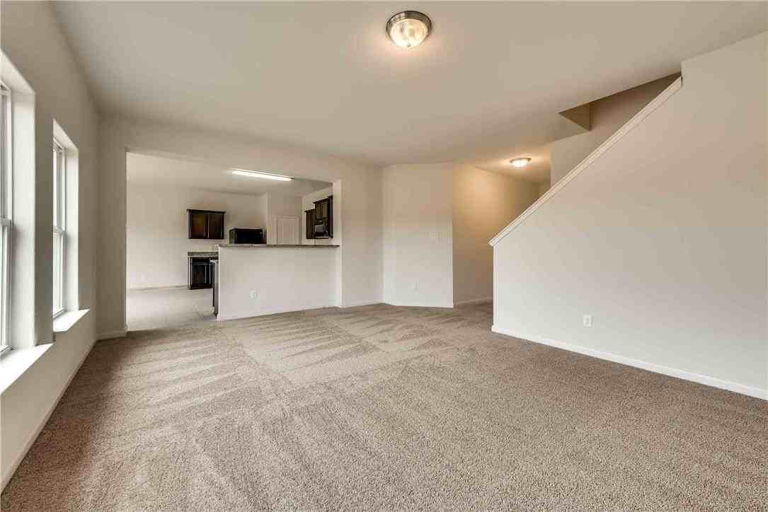 105 Curt St - Photo 3 of 15