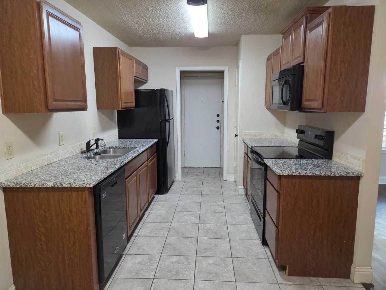 7326 Ne Loop 820 - Photo 5 of 12