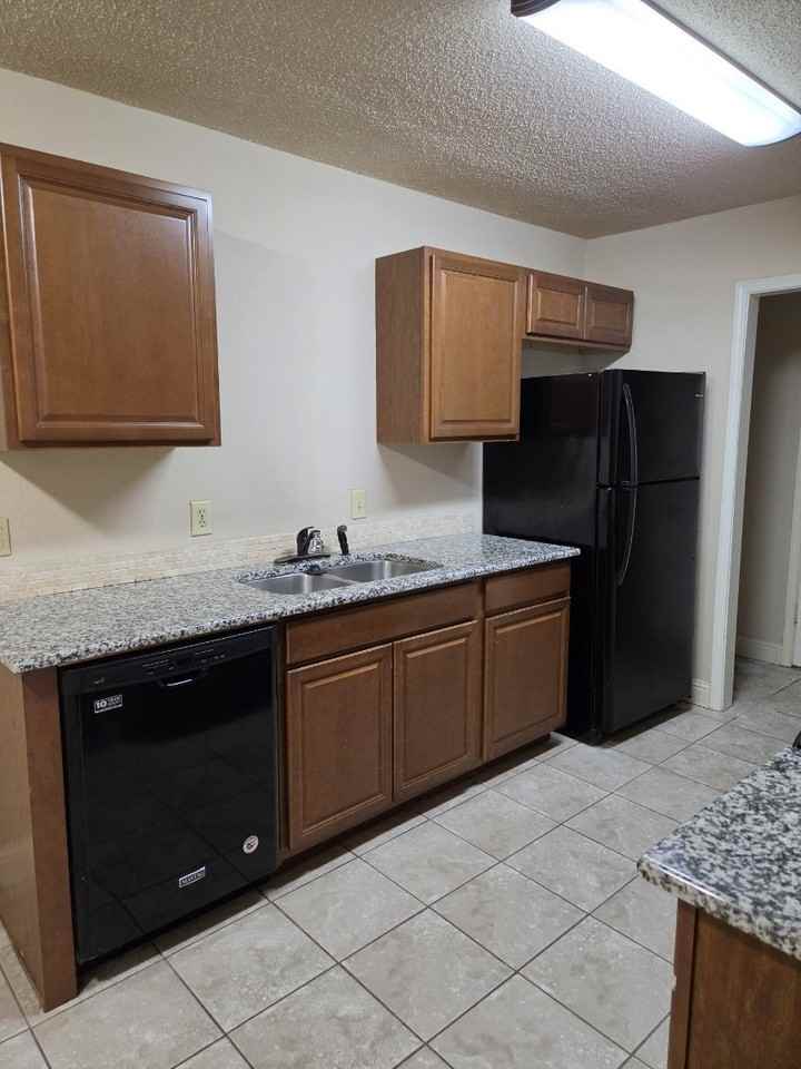 7326 Ne Loop 820 - Photo 6 of 12