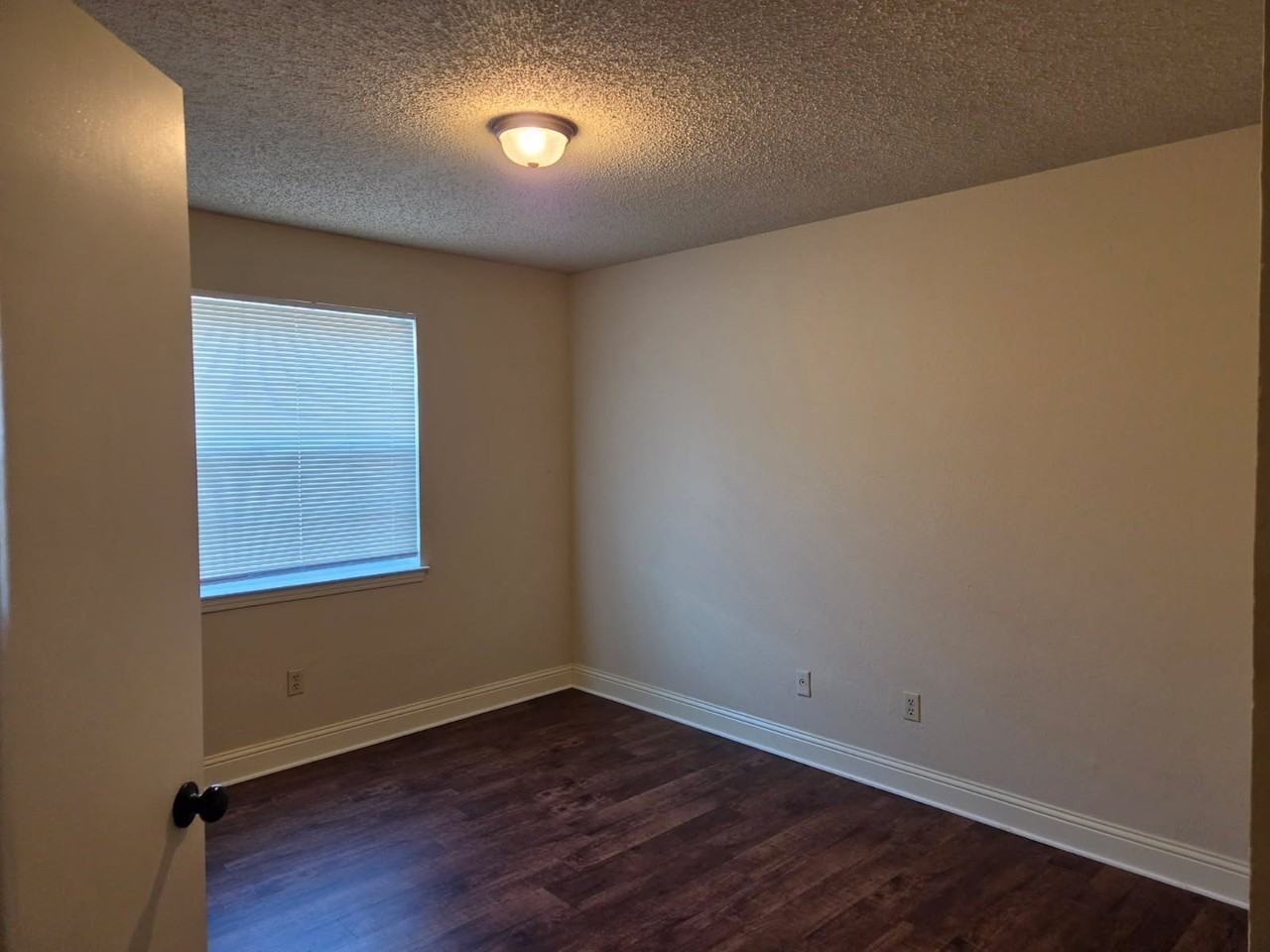 7326 Ne Loop 820 - Photo 7 of 12