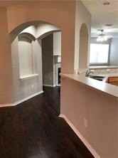 5728 Calloway Dr - Photo 4 of 7