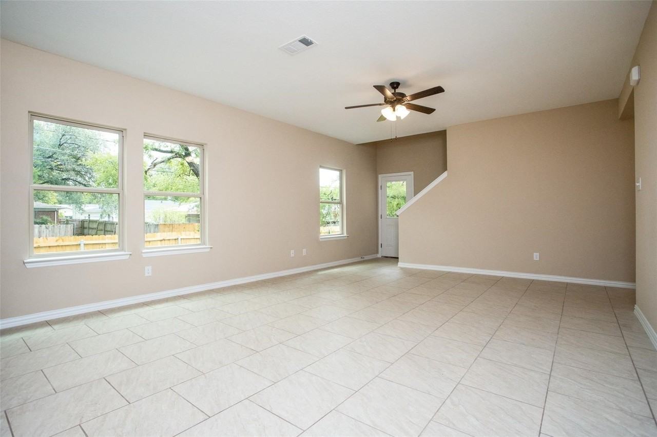 134 Canales Cir - Photo 4 of 25