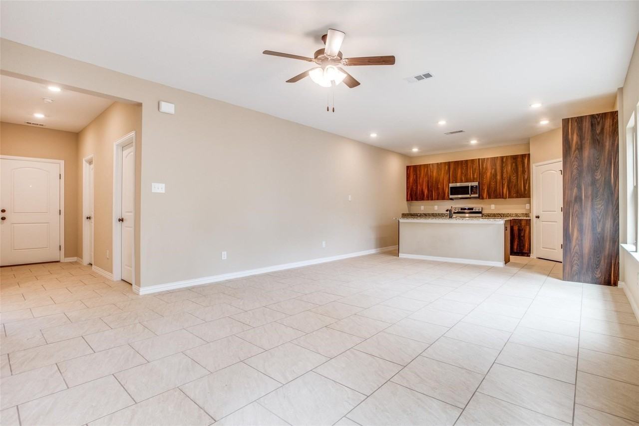 134 Canales Cir - Photo 6 of 25