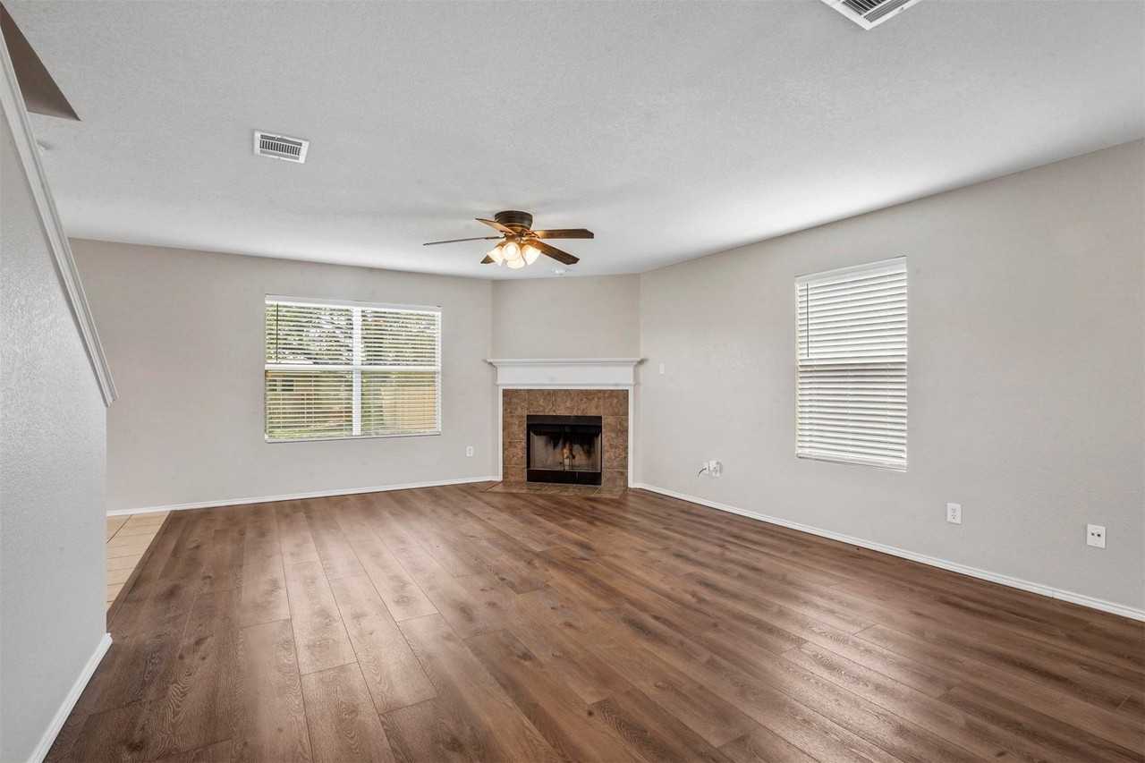 6432 Paradise Valley Rd - Photo 3 of 23