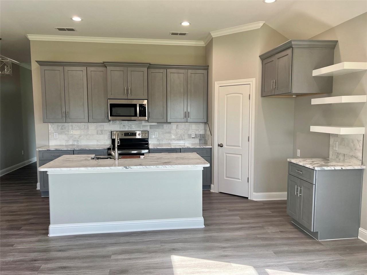 343 Evening Shade Ln - Photo 4 of 22