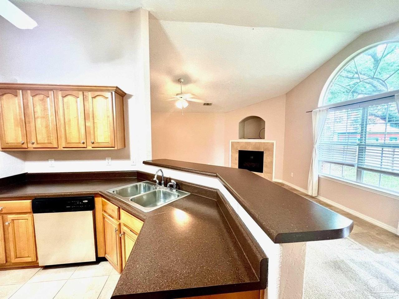 5884 Grotto Ave - Photo 7 of 19