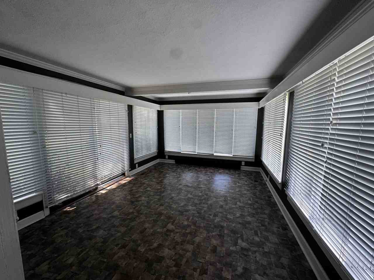 812 S Broad St - Photo 2 of 18