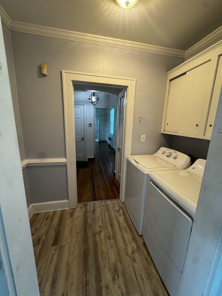 812 S Broad St - Photo 3 of 18