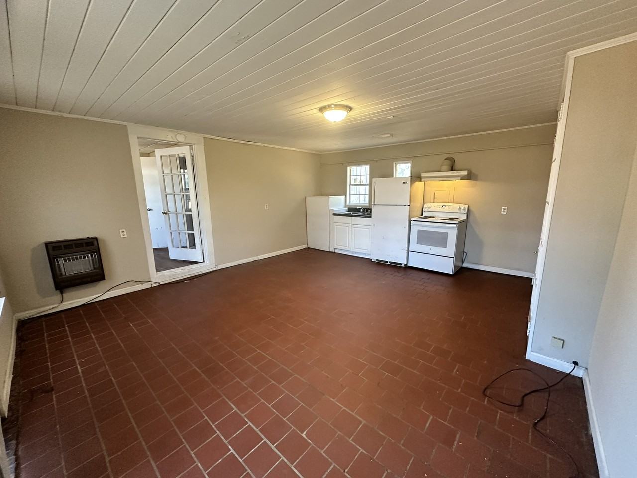 725 Bloch St #2 - Photo 2 of 4