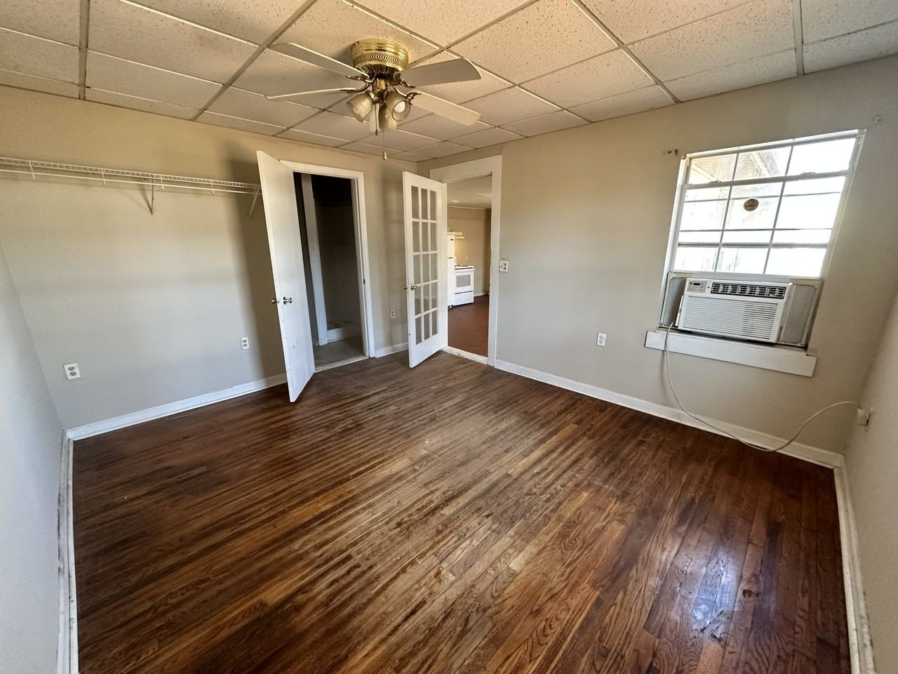 725 Bloch St #2 - Photo 3 of 4