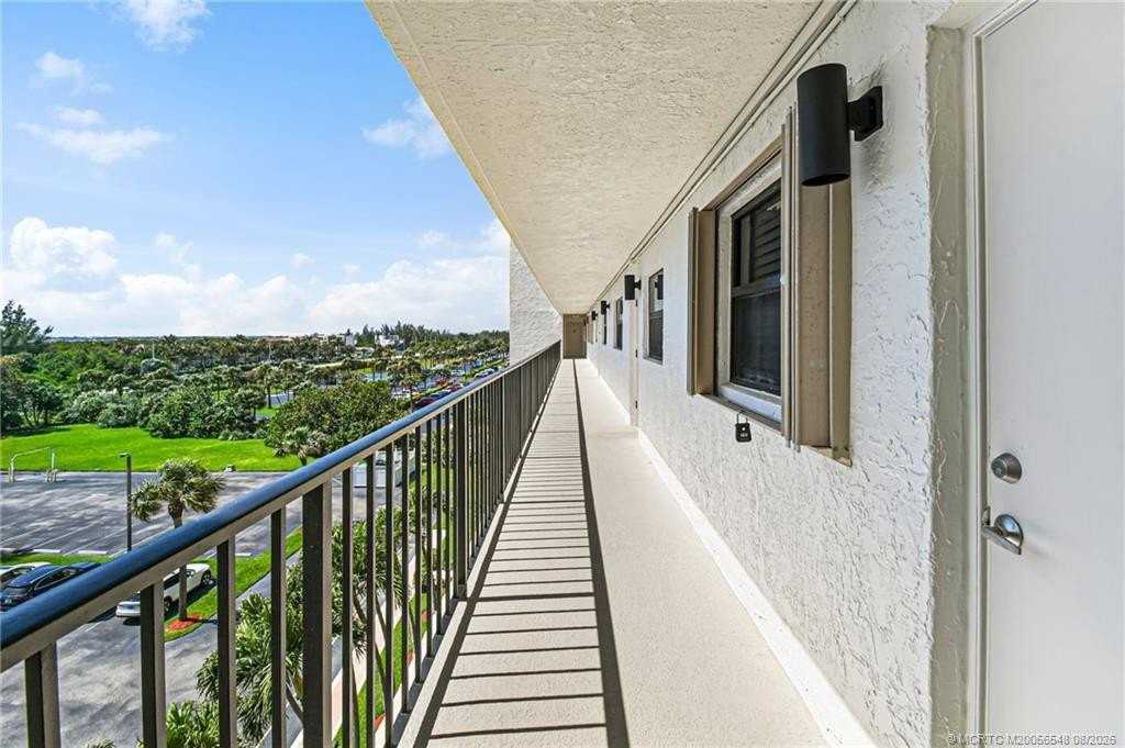 10310 S Ocean Dr #504 - Photo 4 of 42