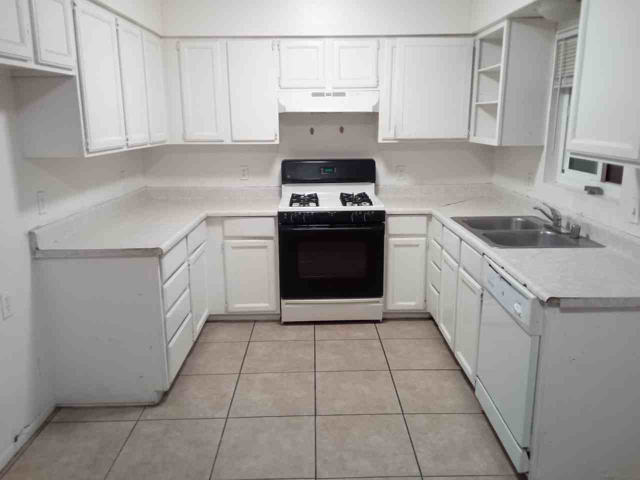 11941 Lee Ave #7 - Photo 5 of 20