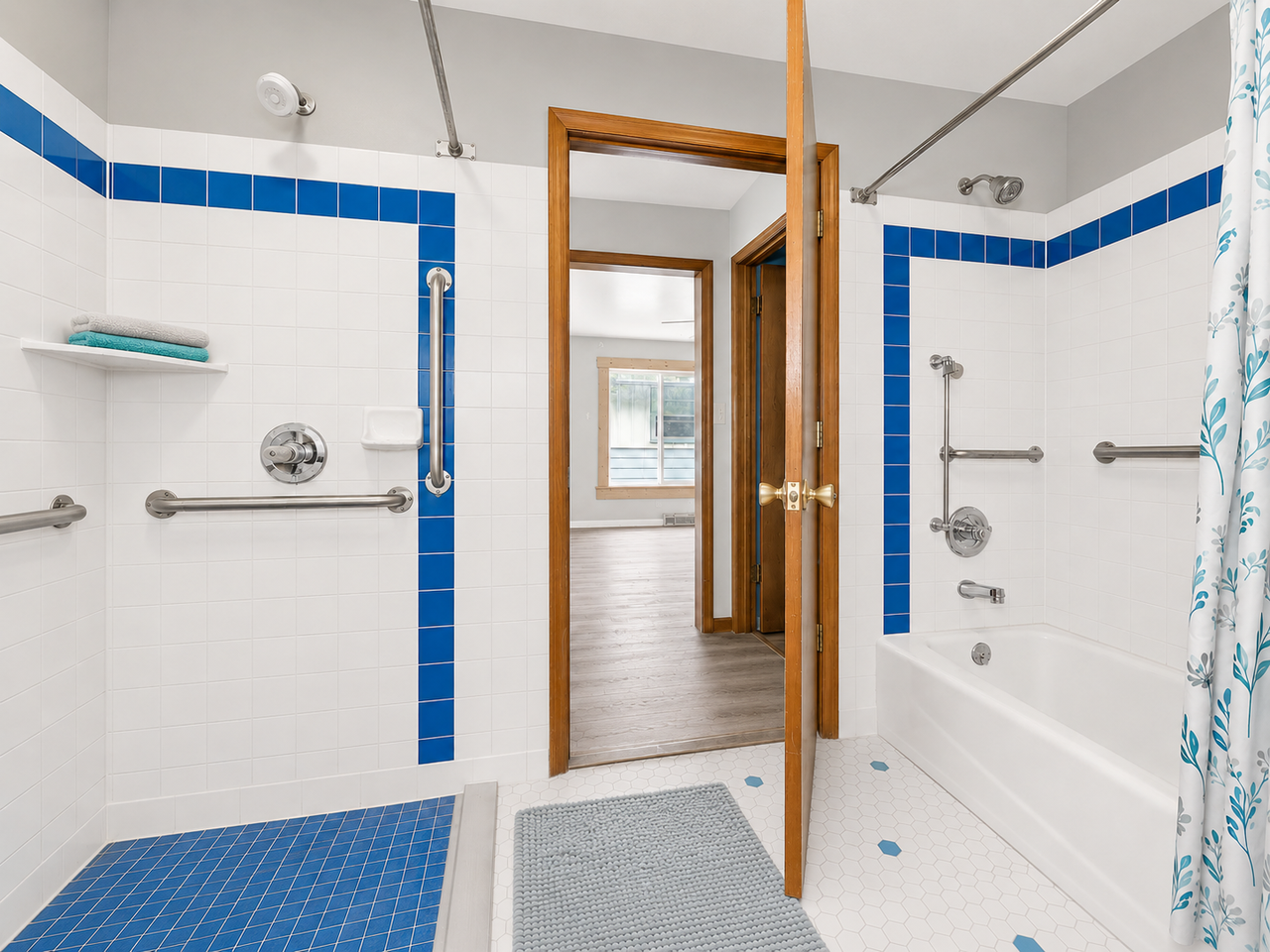 1058 S Sheffield Ave - Photo 6 of 12