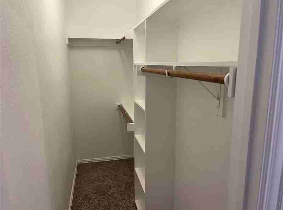 947 Sylvia St - Photo 3 of 6