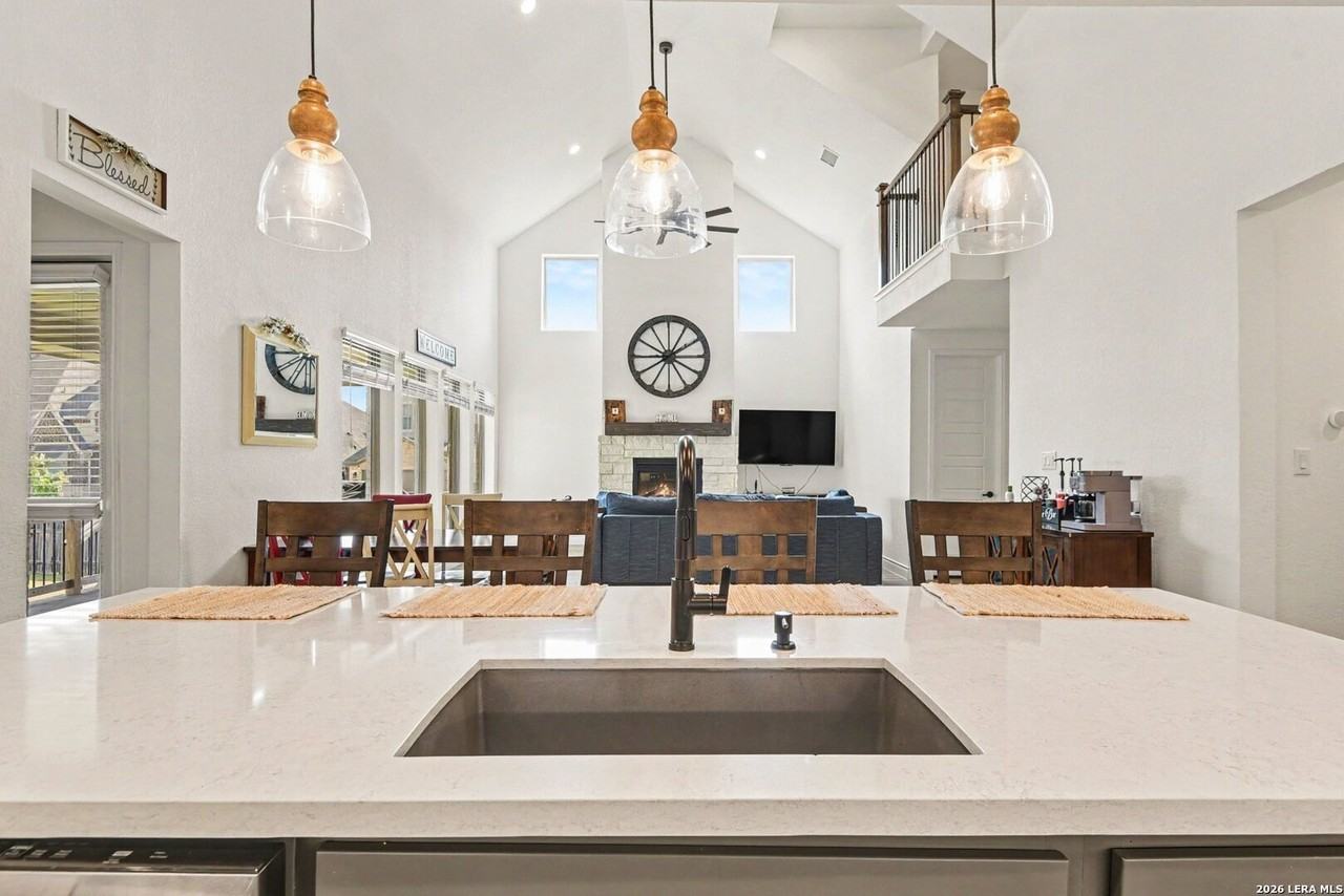 9003 Raven Pointe - Photo 6 of 38