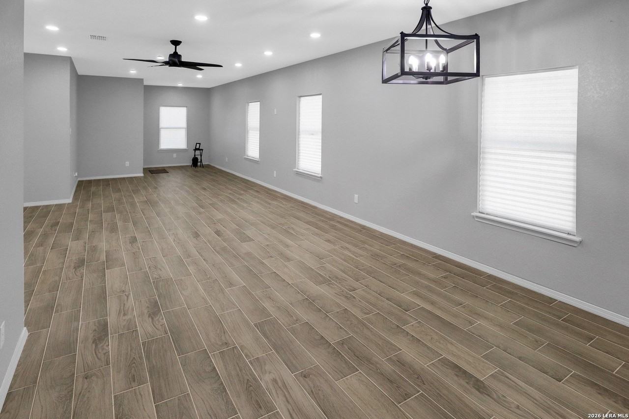 1416 Skyline Hls - Photo 7 of 26