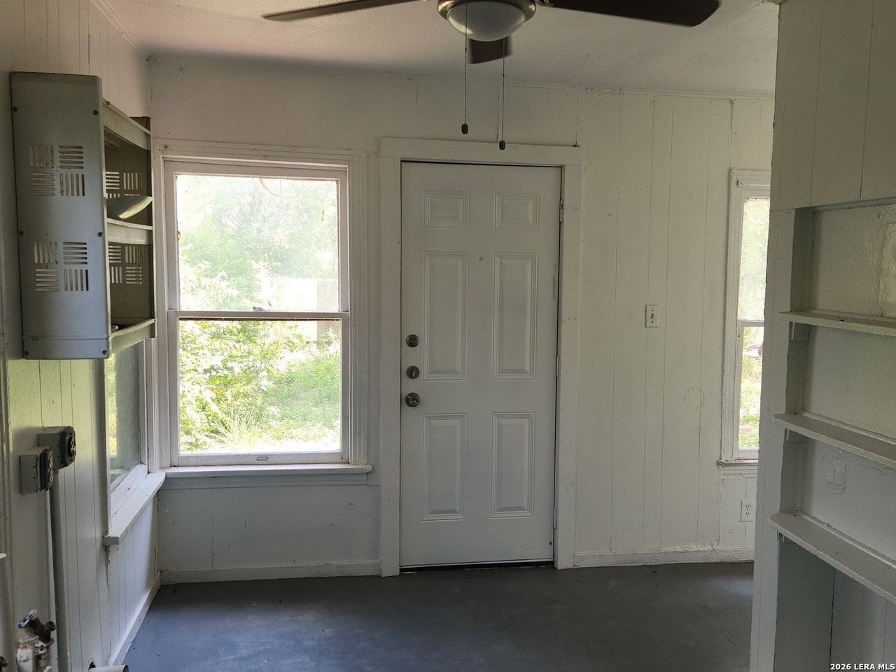 5106 Bartmer Ave - Photo 4 of 6