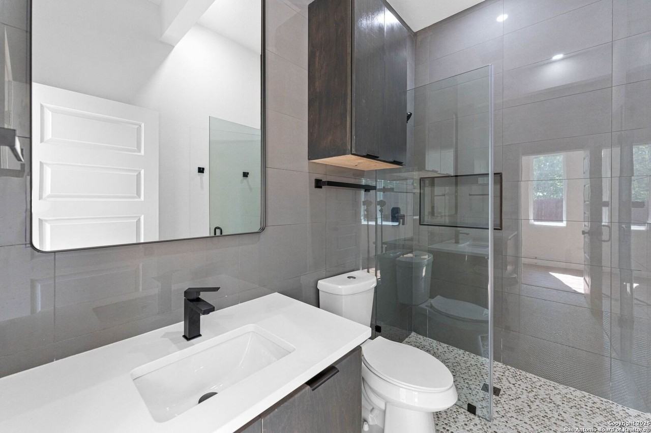 108 Vine St #103 - Photo 5 of 28
