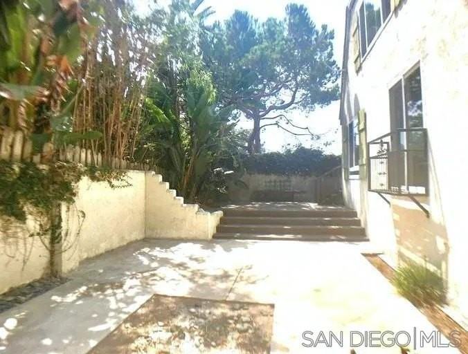 223 10th St - Photo 2 of 12