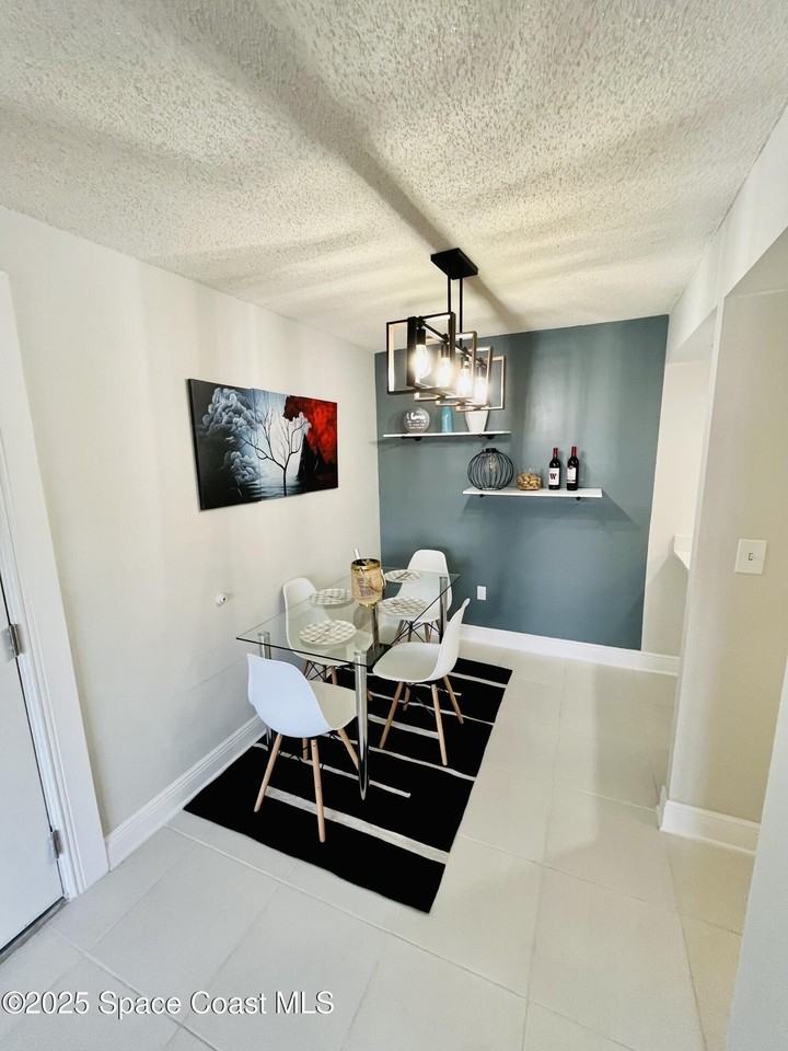 216 Preston Ln - Photo 4 of 12