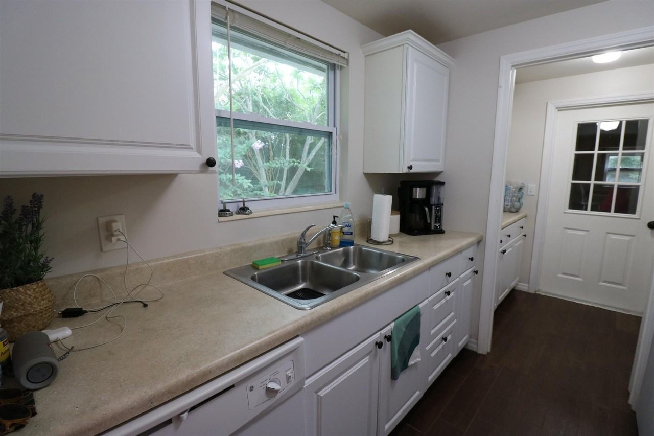 257 Rosario St - Photo 4 of 21