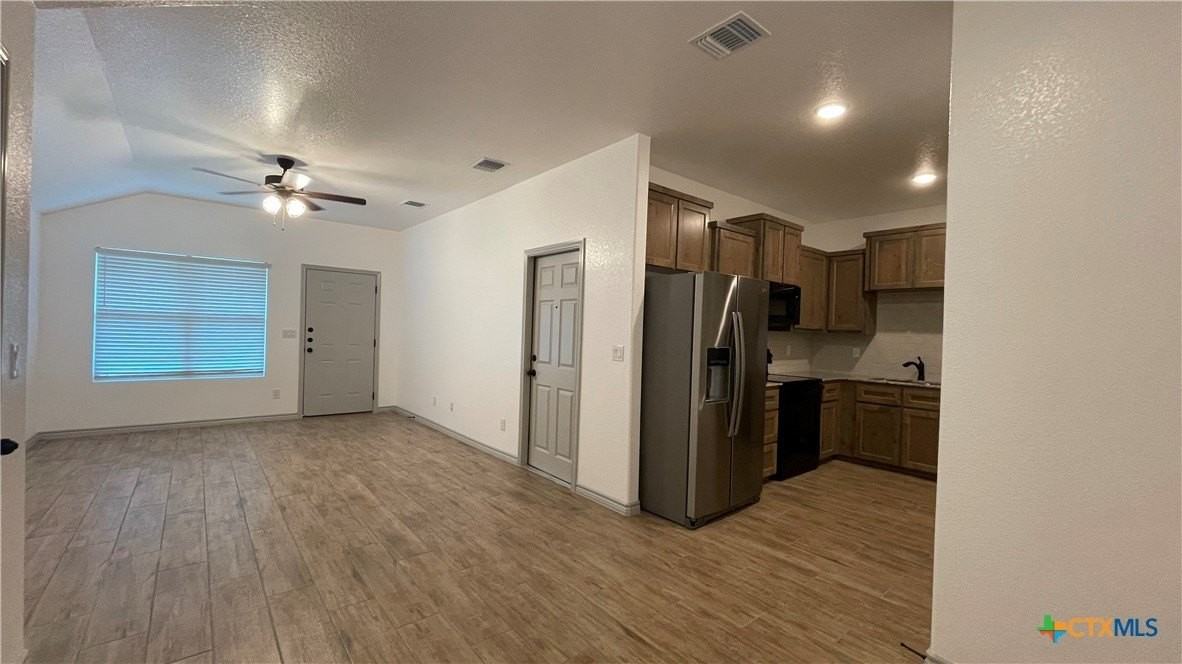 2412 Duntov Dr #A - Photo 5 of 36
