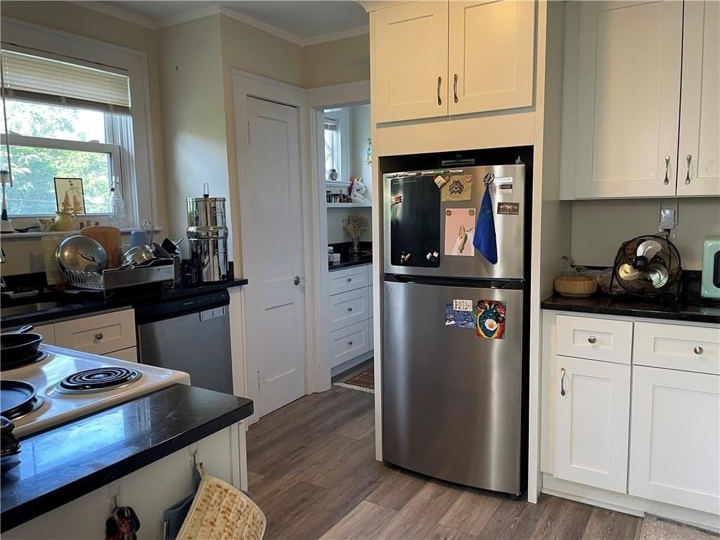 460 Morris Ave #2 - Photo 3 of 13