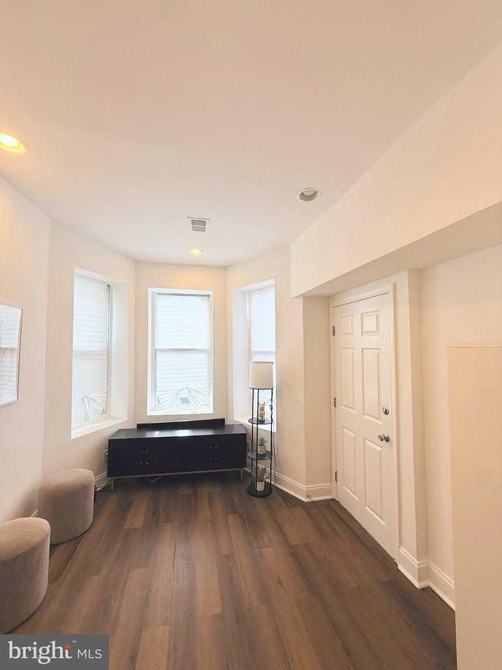 1345 1st St Nw #1 - Photo 4 of 15