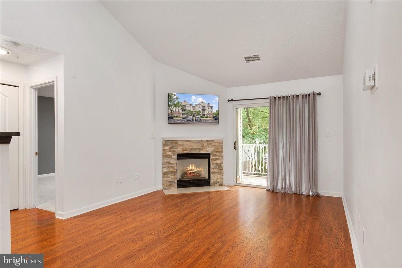 8961 Town Center Cir #310 - Photo 6 of 33