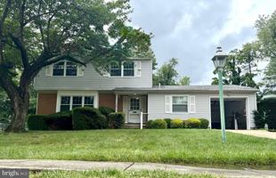 featured image of 1104 Hudson Ave
