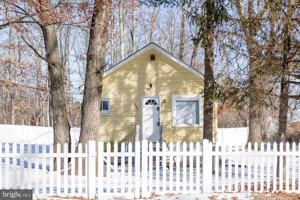 featured image of 244 Nelson Ave