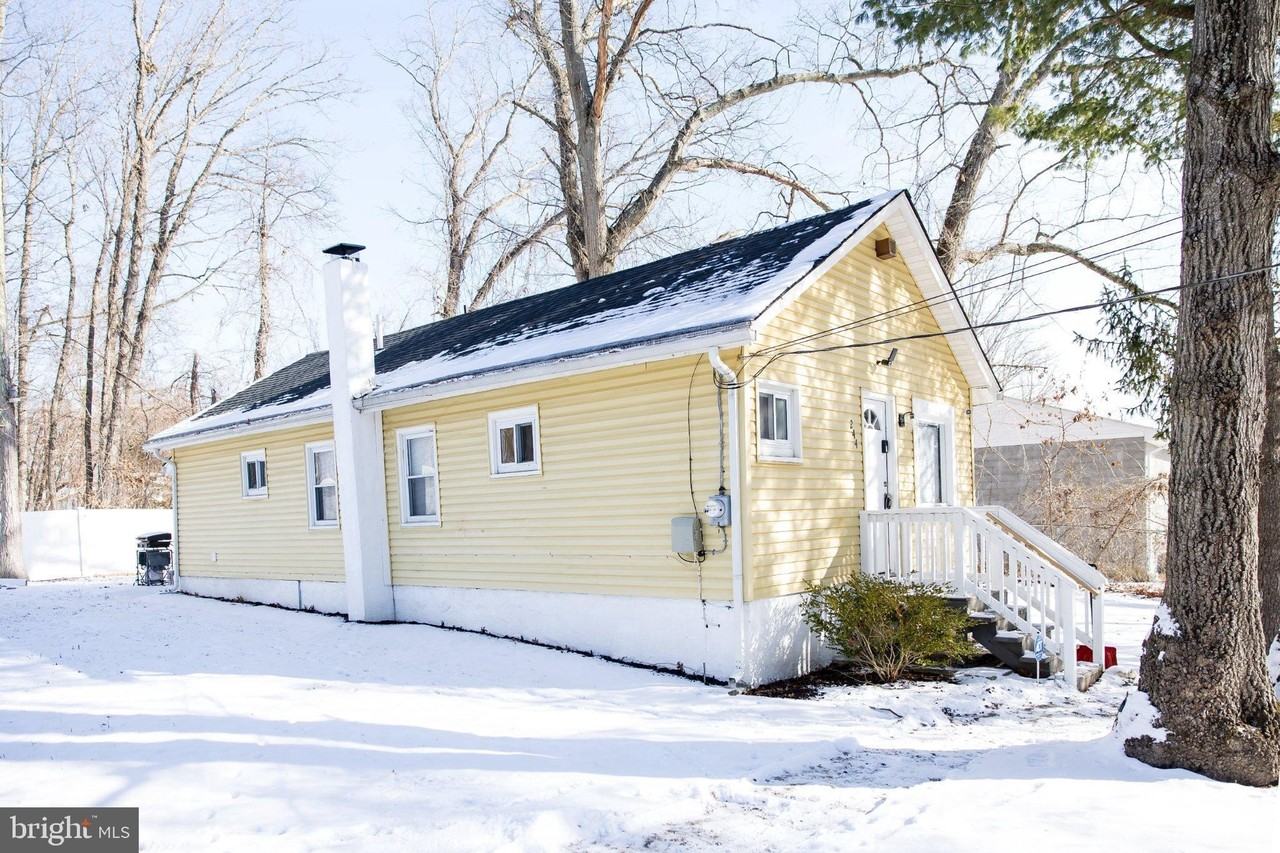 244 Nelson Ave - Photo 4 of 20