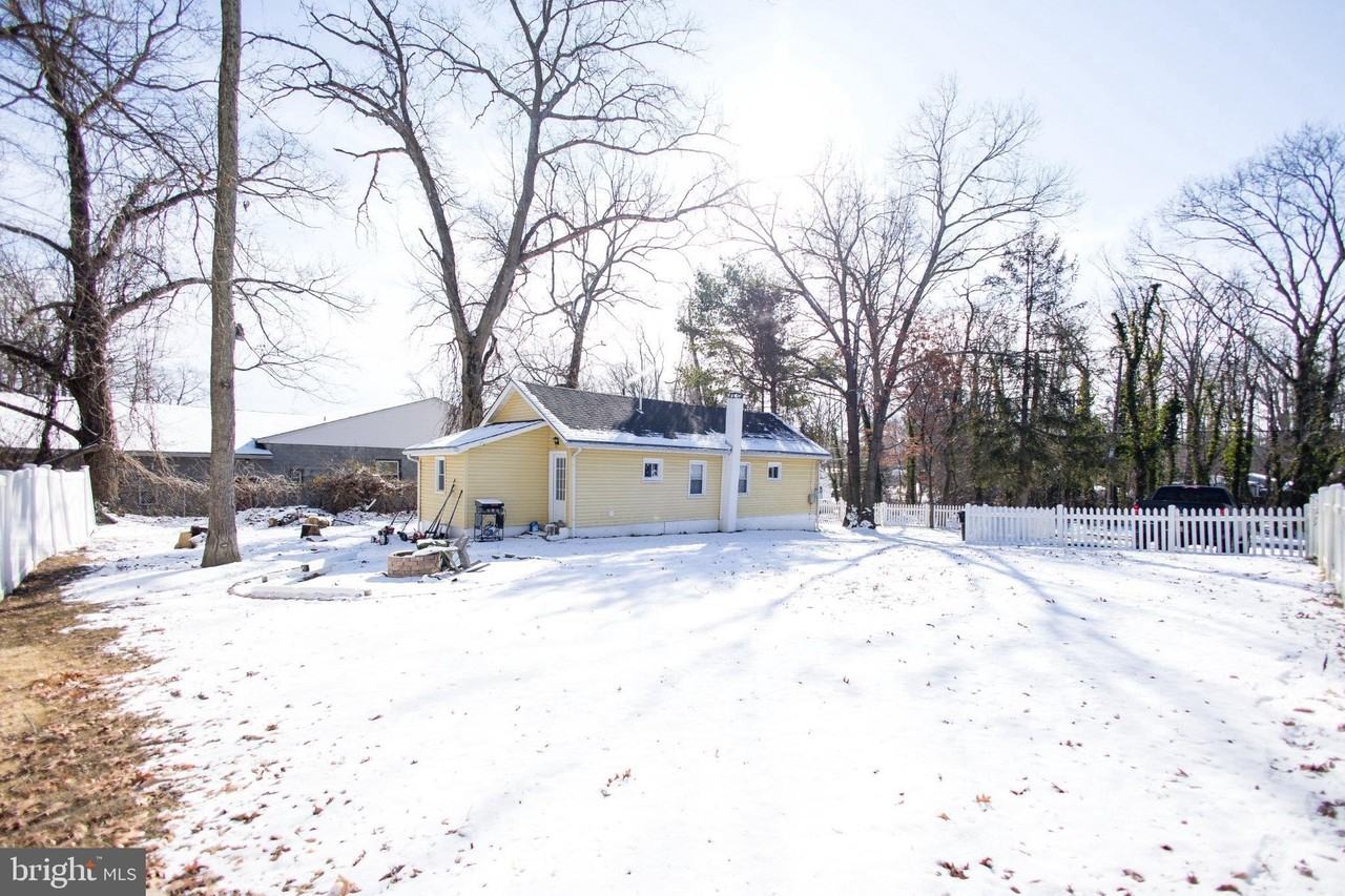 244 Nelson Ave - Photo 5 of 20