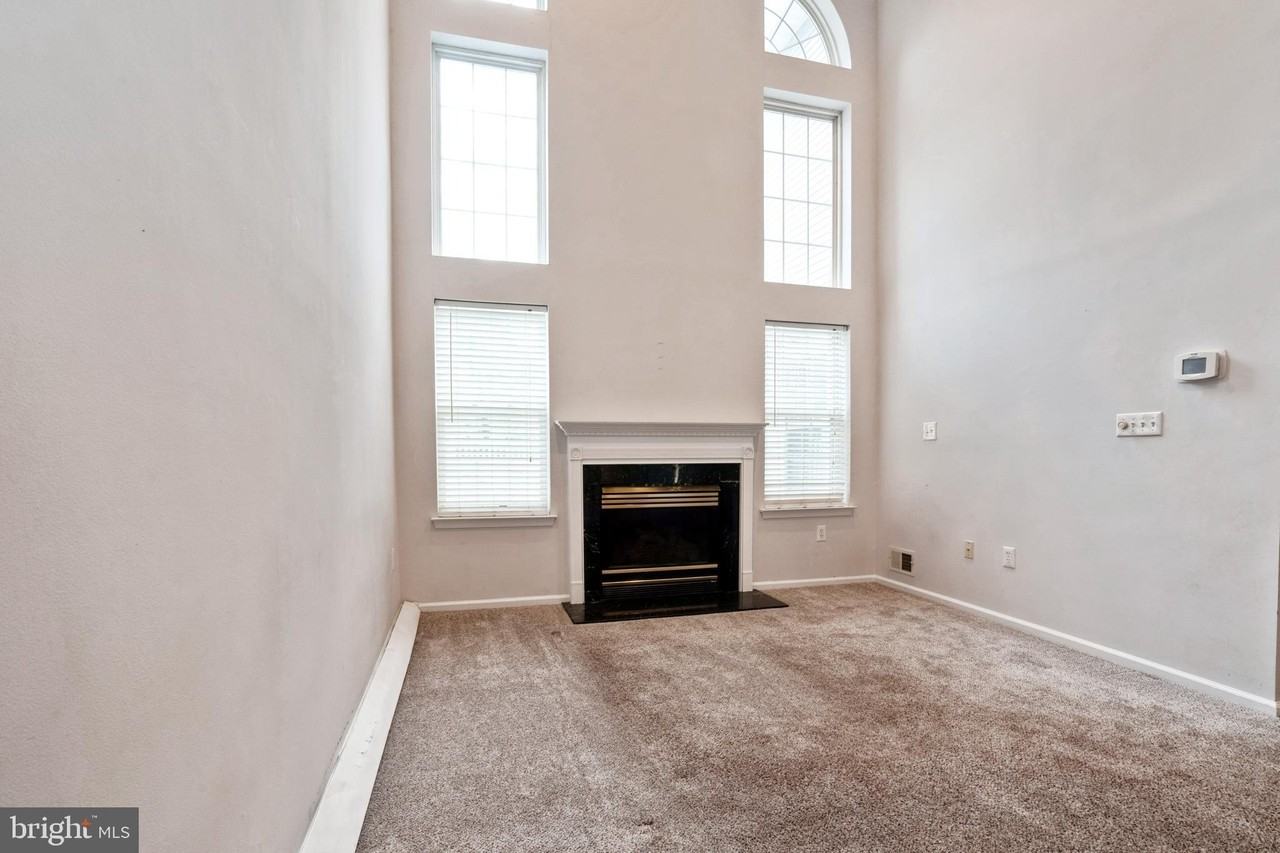 210 Kentshire Ct - Photo 7 of 24